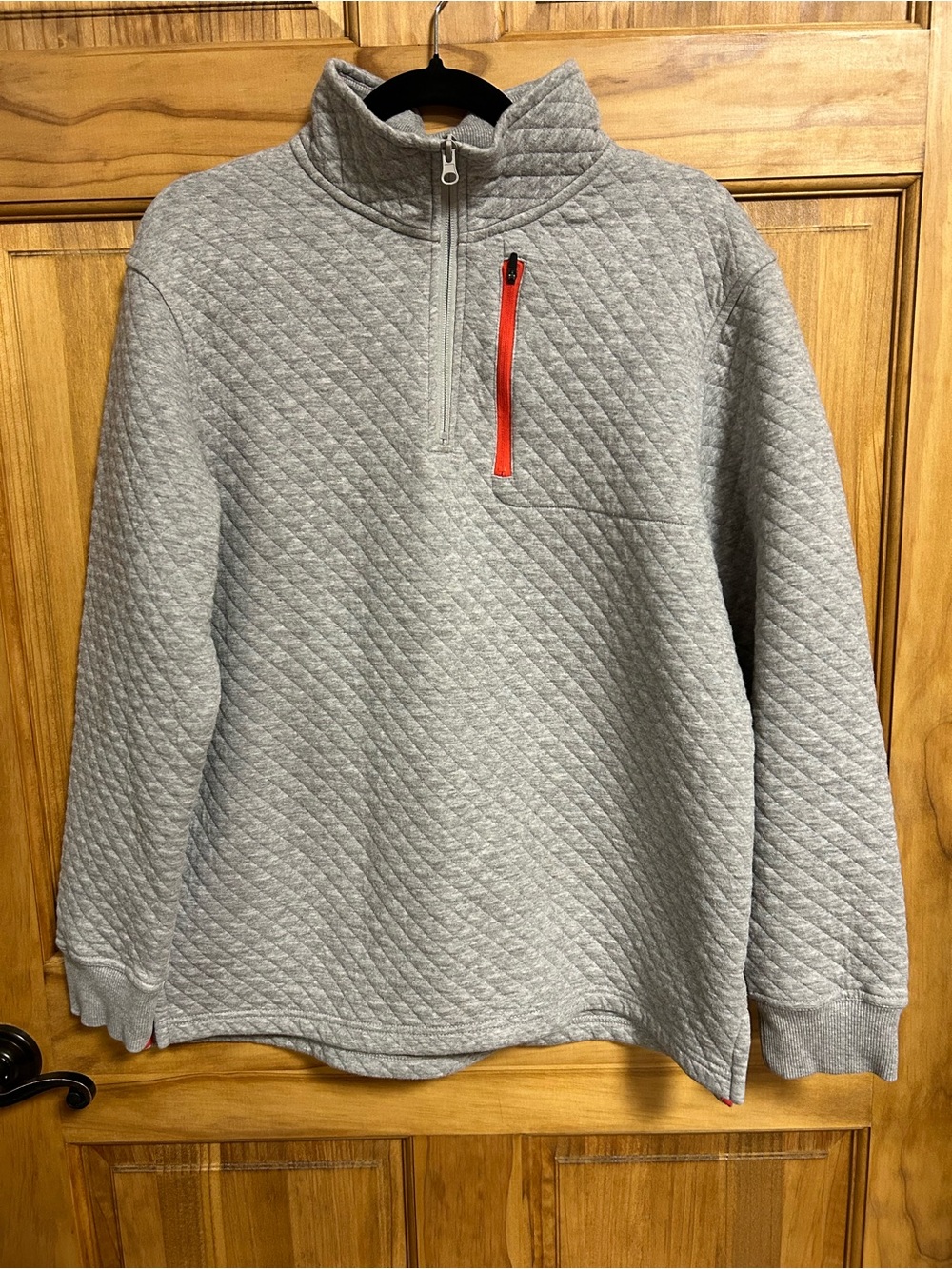 Women’s Quilted Half-Zip Pullover Sweatshirt - Light Gray with Red Accent